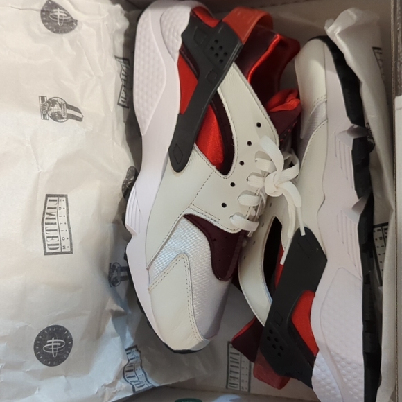 Nike Other - New!!! (Never been worn) Nike Air Huaraches